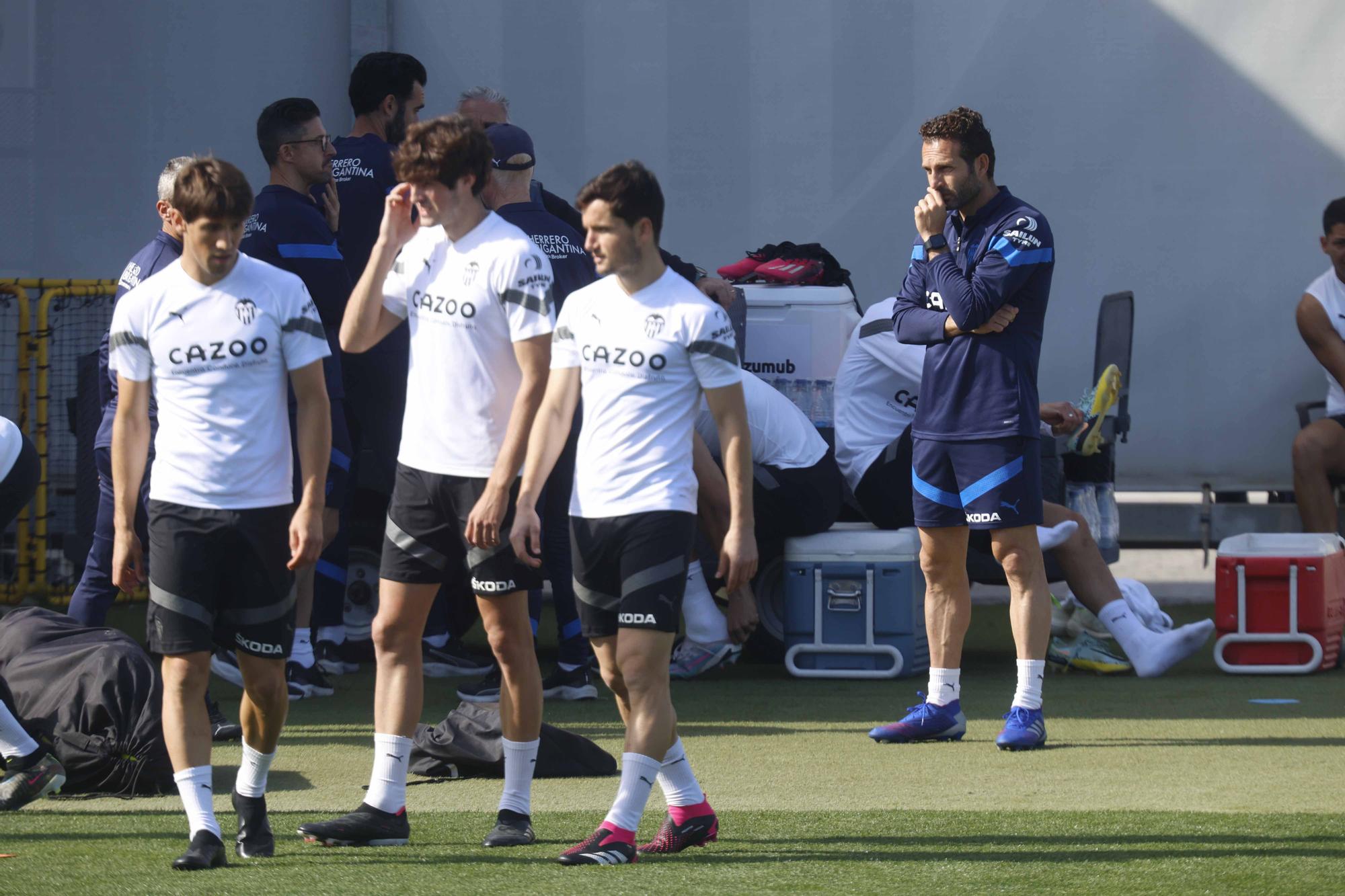 Entrenamiento abierto del  Valencia CF, previo al encuentro en Almería