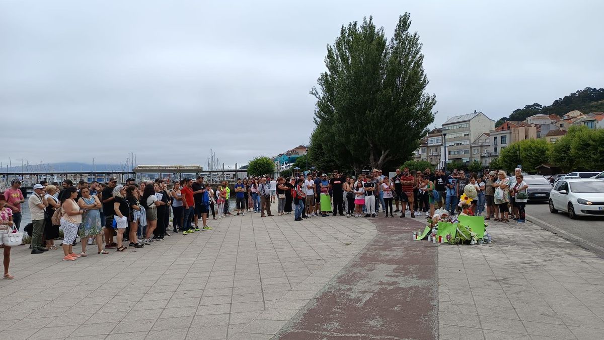 Homenaje al joven fallecido embestido  por un coche en Cangas