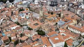 El barrio alfa de Oviedo crece en turistas... mengua en vecinos: una radiografía de El Antiguo