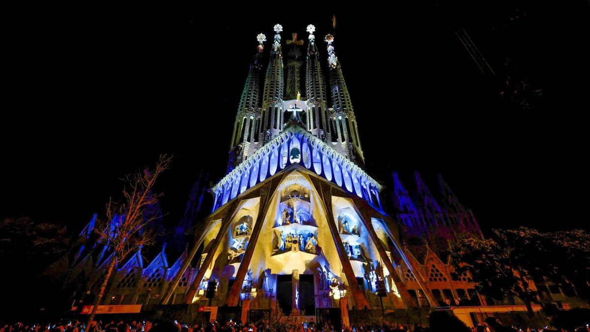 La Sagrada Família arranca la Semana Santa con un espectacular mapping de luces y música: fechas y horarios