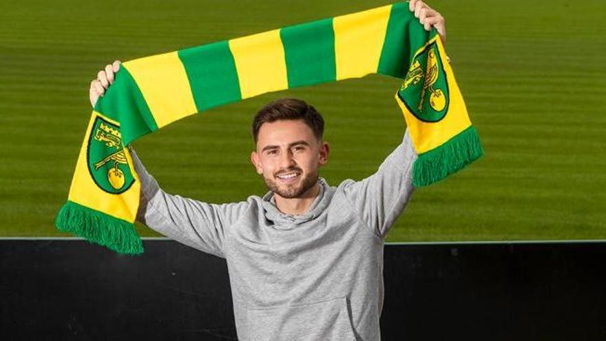 Patrick Roberts, amb la bufanda del seu nou equip.