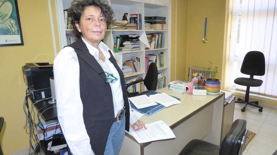 Susana García Tardón, en su despacho del centro de salud mental en Cangas del Narcea.