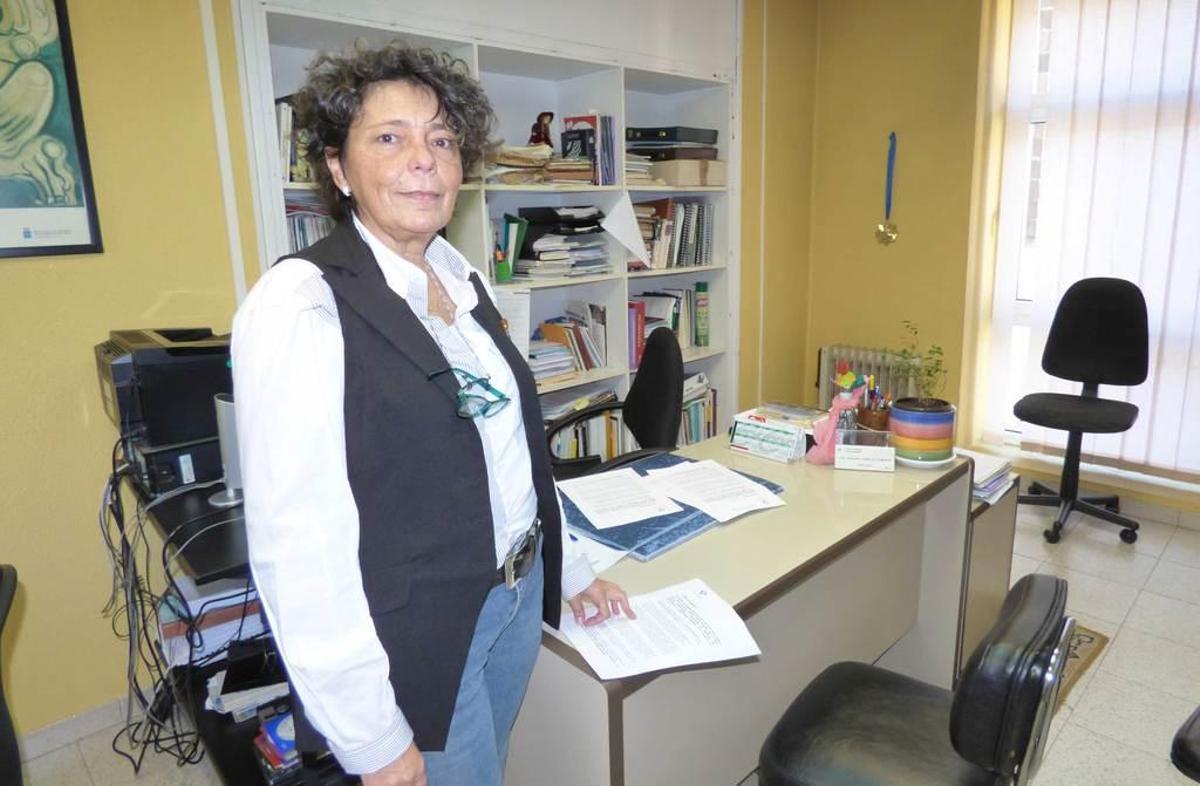 Susana García Tardón, en su despacho del centro de salud mental en Cangas del Narcea.