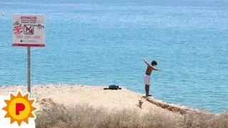 «El meu fill de 14 anys vol anar a la platja amb els seus amics: ¿He de deixar que ho faci? ¿A partir de quina edat pot anar sol a nedar?»