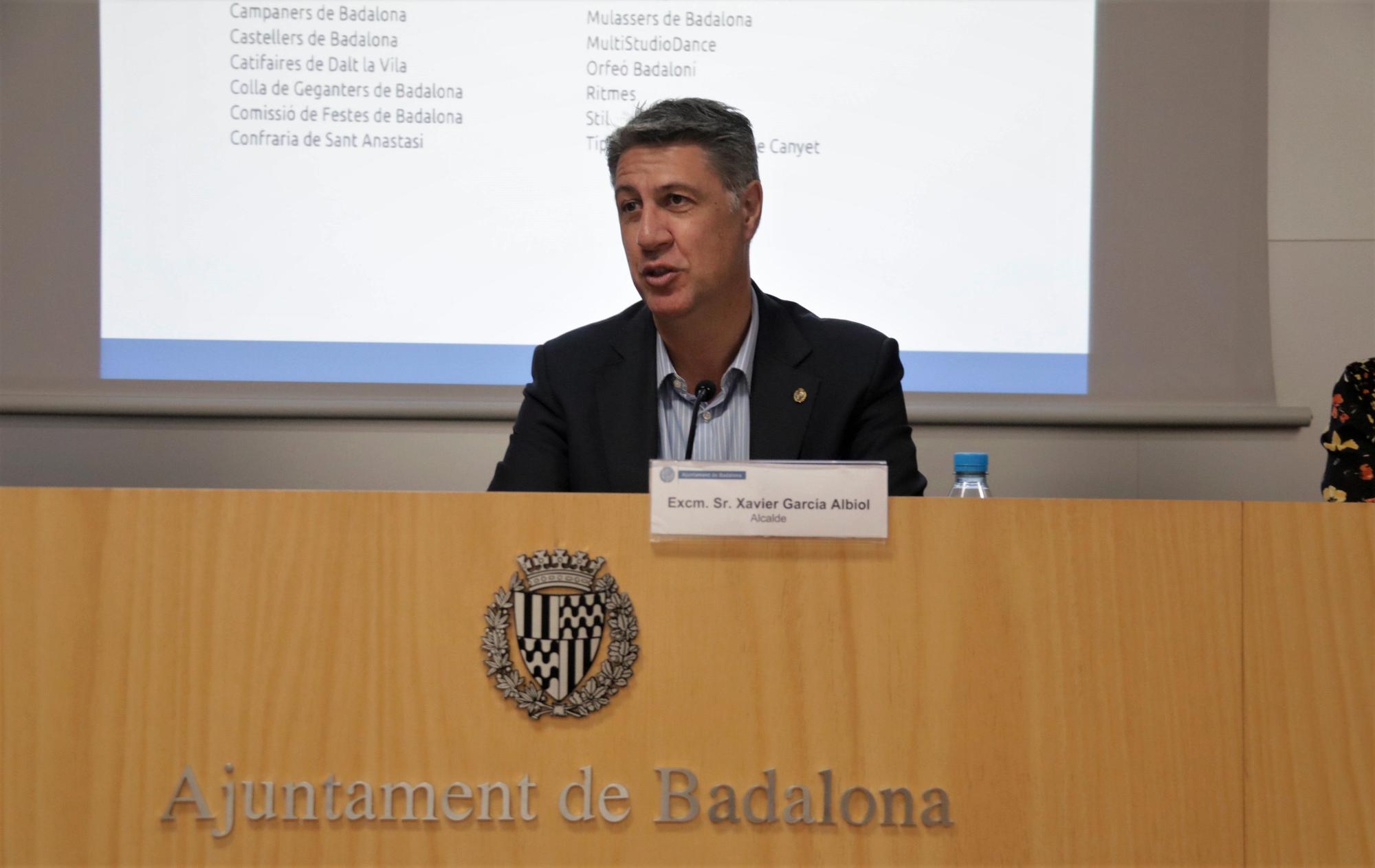 El alcalde de Badalona, Xavier Garcia Albiol, en rueda de prensa en el Ayuntamiento de Badalona.