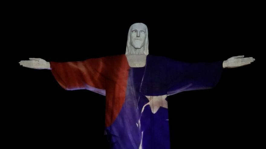 CRISTO REDENTOR VENEZUELA TERREMOTOS | Así se iluminó el Cristo Redentor en homenaje a las víctimas de Venezuela