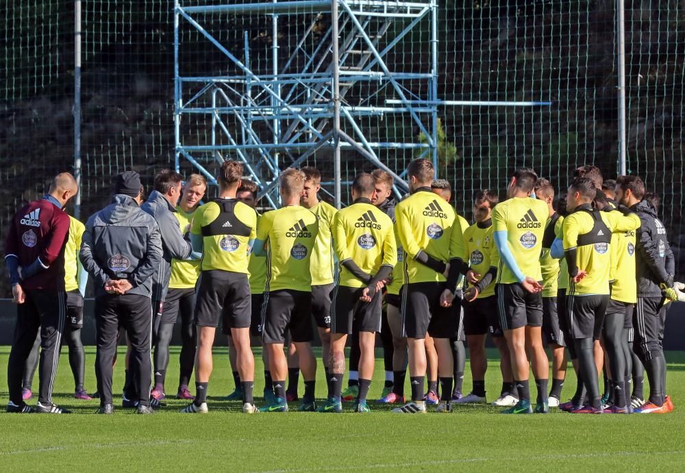 Berizzo dirige en A Madroa y a puerta cerrada el último entrenamiento de los celestes antes de medirse al Valencia