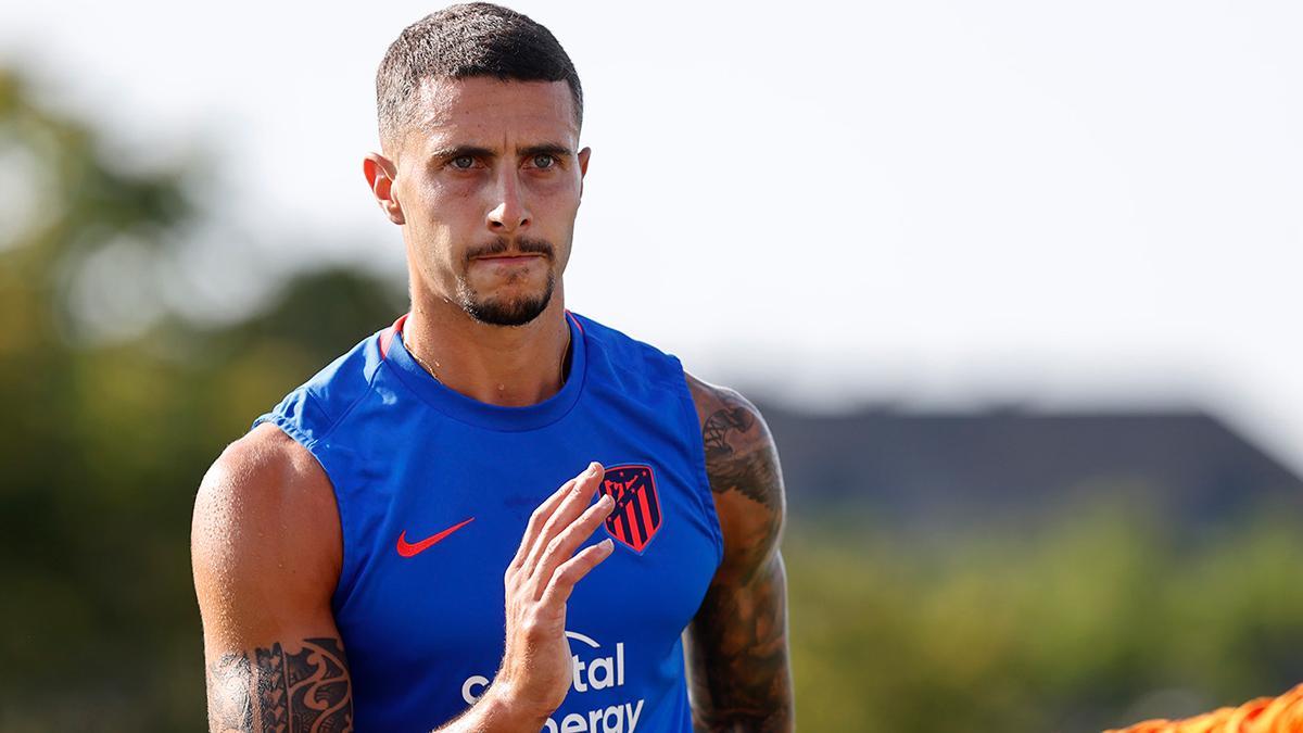 Mario Hermoso, durante un entrenamiento