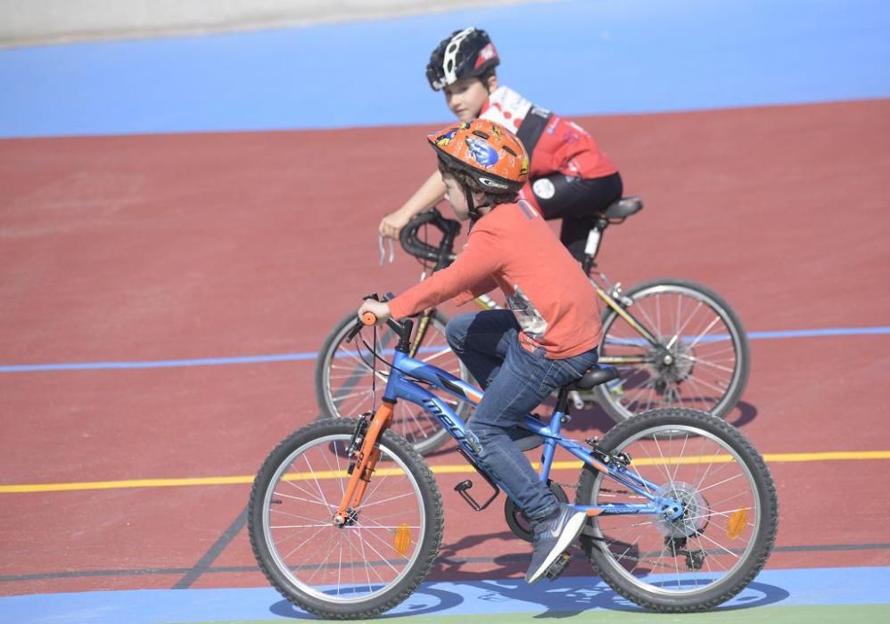 Exhibición en el velódromo de Molina de Segura