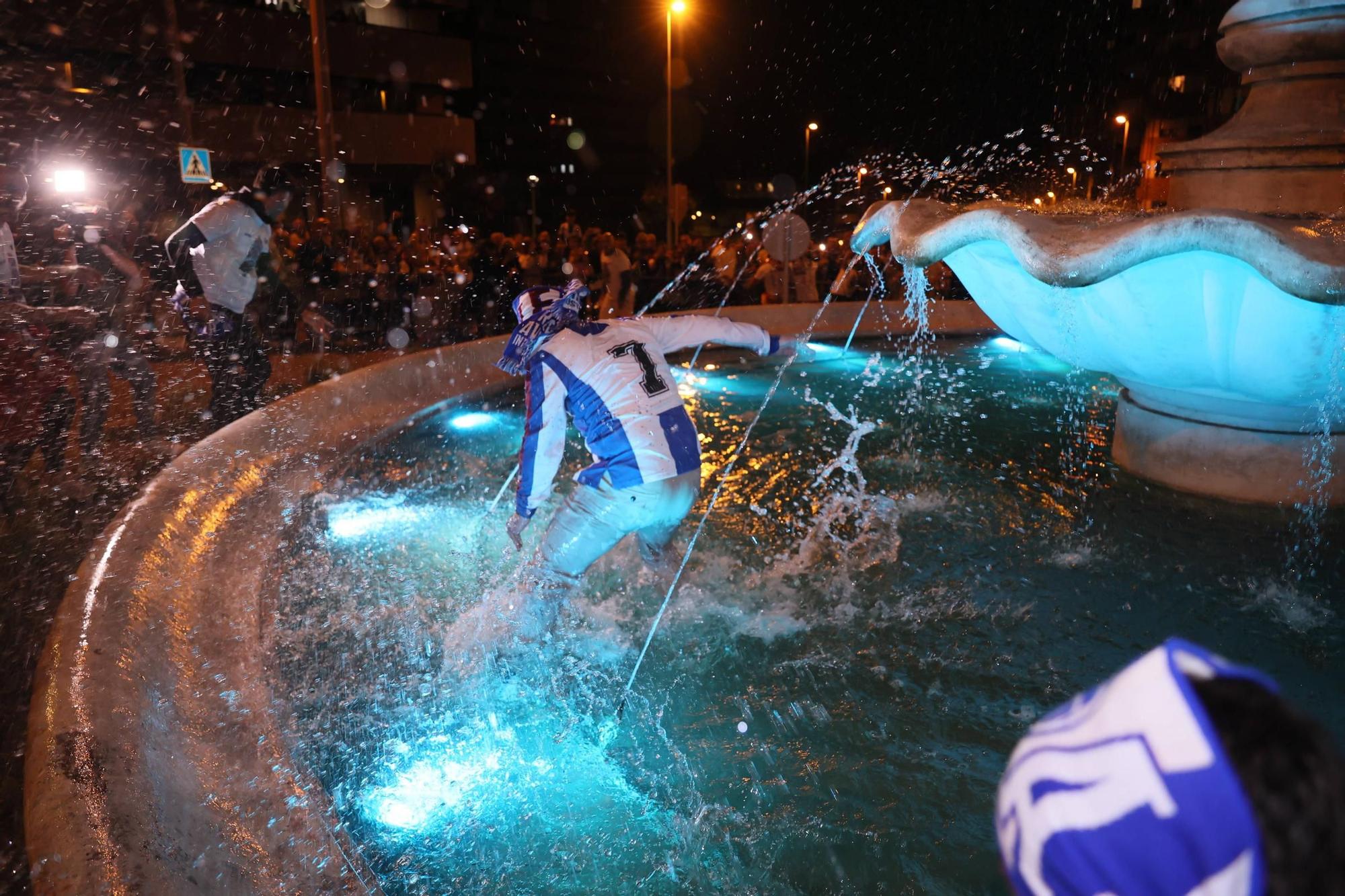 EN IMÁGENES: Locura en las calles de Avilés por el ascenso