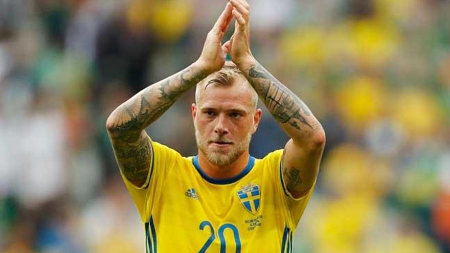 El jugador celeste John Guidetti con su selección // John Sibley