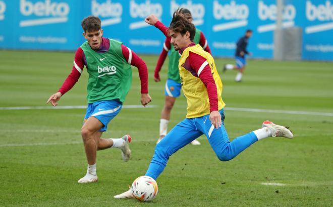 El segundo entrenamiento de Xavi, en imágenes