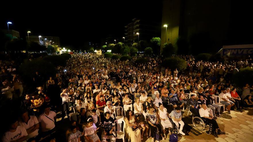 El alcalde destaca el &quot;éxito&quot; de llevar la Noche Blanca del Flamenco a los barrios de Córdoba