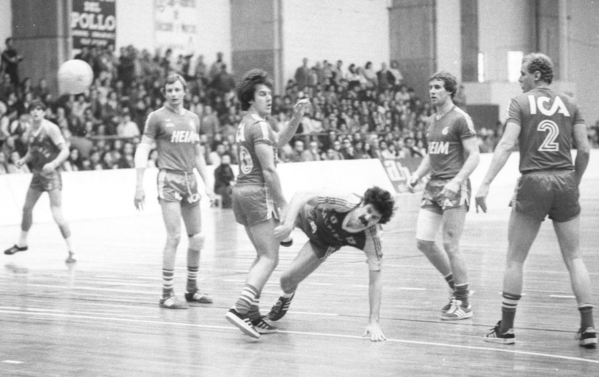 Poli en un partido