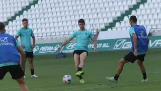 Javi Flores regresa a los entrenos del Córdoba CF y se apunta a Ferrol