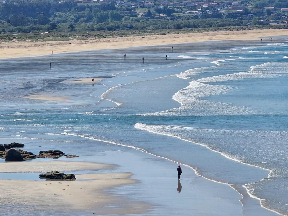 La radiante imagen que ofreció estos días la playa de A Lanzada, durante la llamativa bajamar.