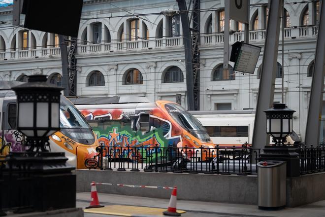 Un mort i diversos ferits després que un tren d’alta velocitat xoqués amb un camió militar a França