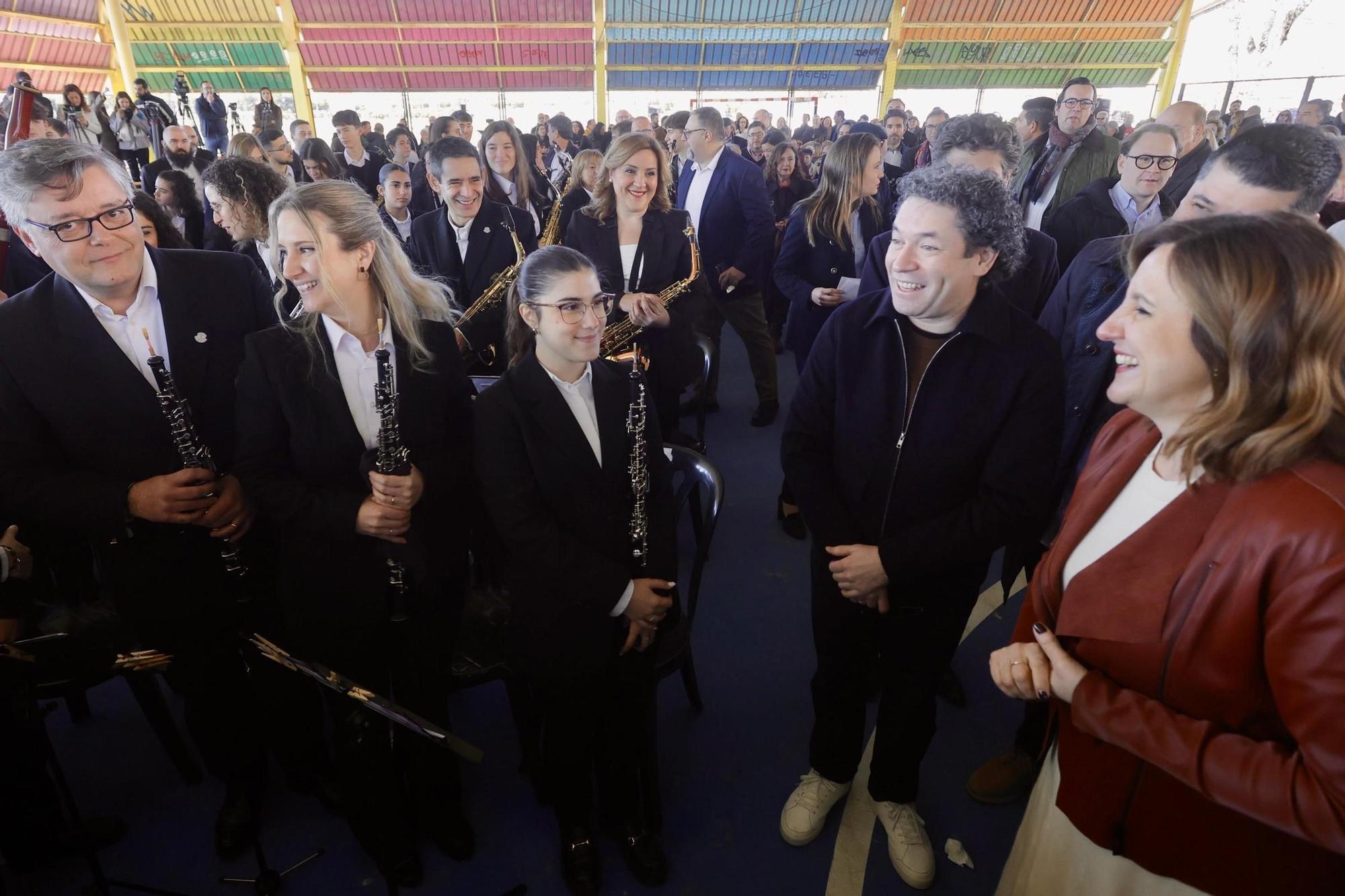 Dudamel vuelve a dirigir bandas de música en Castellar-l'Oliveral