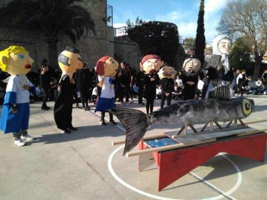 Entierro de la sardina en el colegio Sagrat Cor