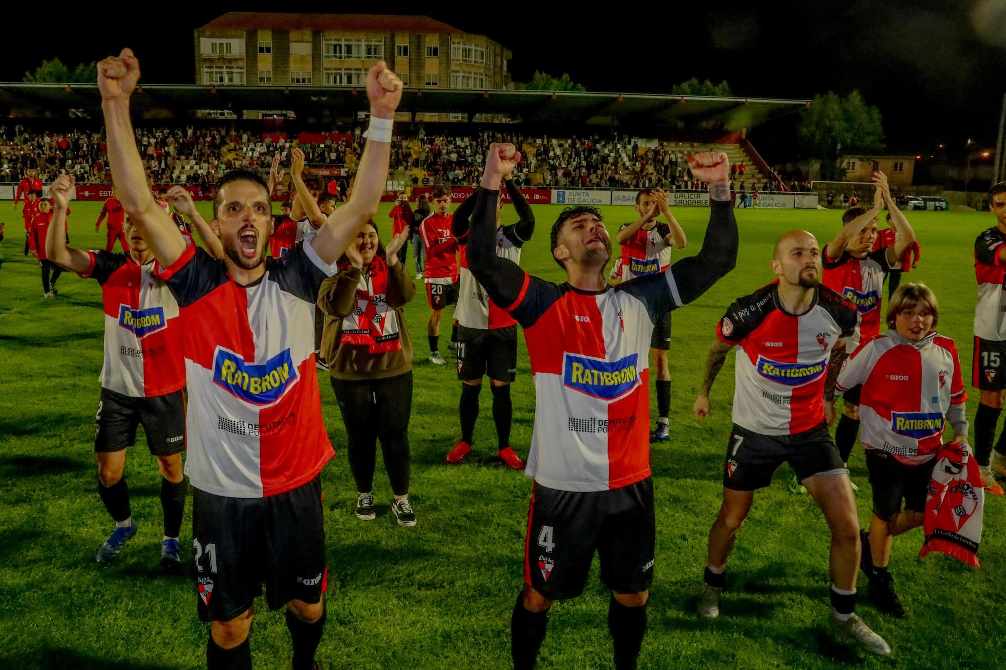 A Lomba vive una fiesta del fútbol con final feliz para el Arosa ante la UD Ourense (3-0)