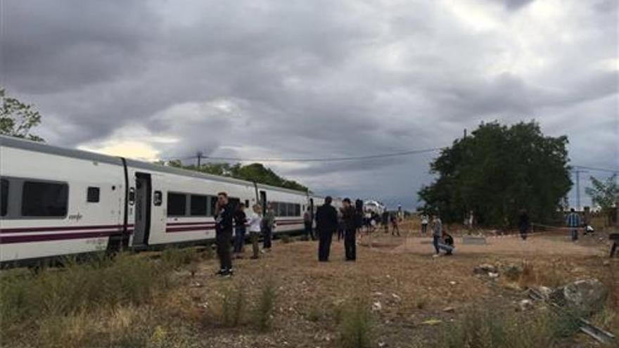 La avería de los aseos obliga a parar un tren en Navalmoral