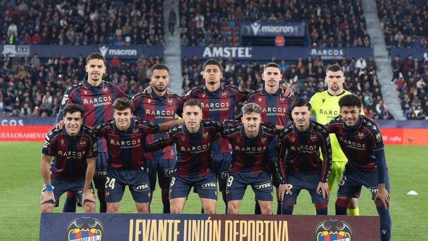 Esto son los once elegidos por Luís Castro ante el Alavés: Etta, otra vez banquillo