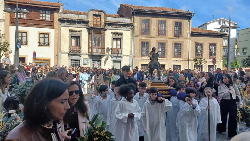 En imágenes: multitudinario Domingo de Ramos en Pola de Siero