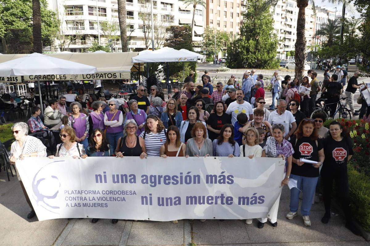 Una nueva concentración en Córdoba reclama "investigar con rigor y celeridad" el crimen machista de Tulia.