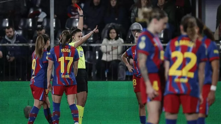 La roja de Kika Nazareth en la Supercopa