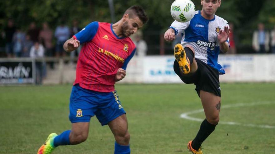 Rueda, del Condal, se adelanta a Kike Fanjul.