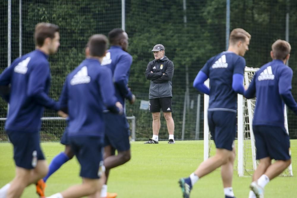 Entrenamiento del Real Oviedo tras la derrota en León.