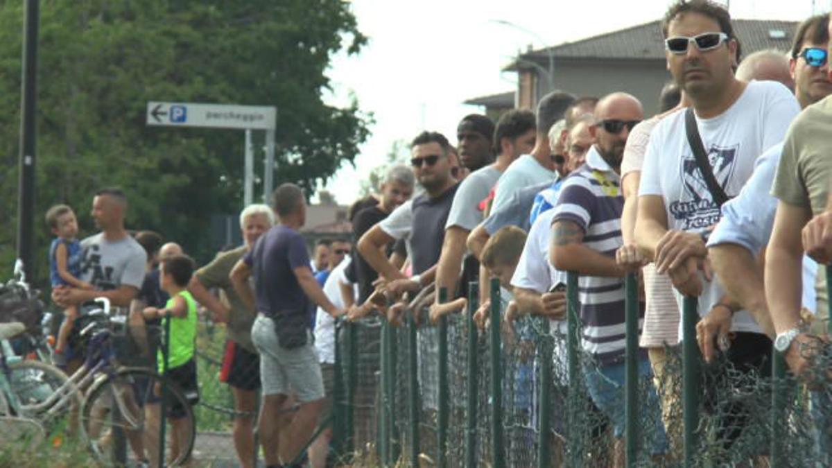 Locura en Brescia por ver a Balotelli en su primer entrenamiento