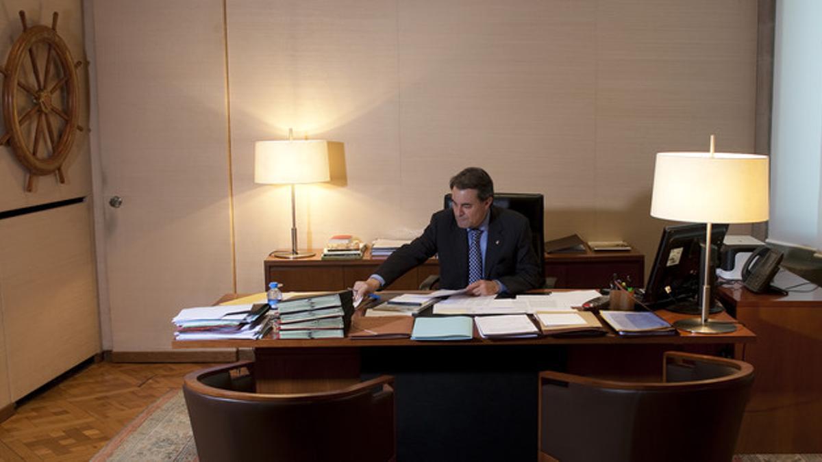 Artur Mas, en su despacho, en el Palau de la Generalitat, el pasado enero.