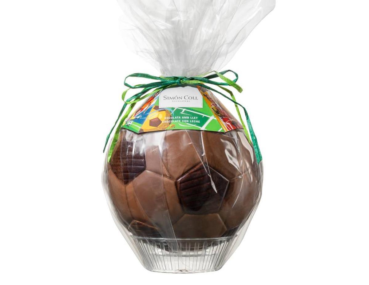 Pelota de fútbol grande, uno de los superventas de los chocolateros Simón Coll.