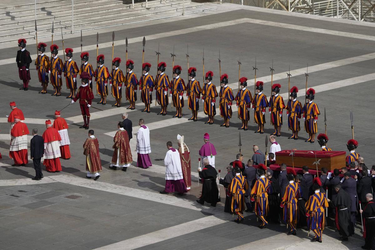 Traslado del féretro del papa Francisco a la basílica de San Pedro