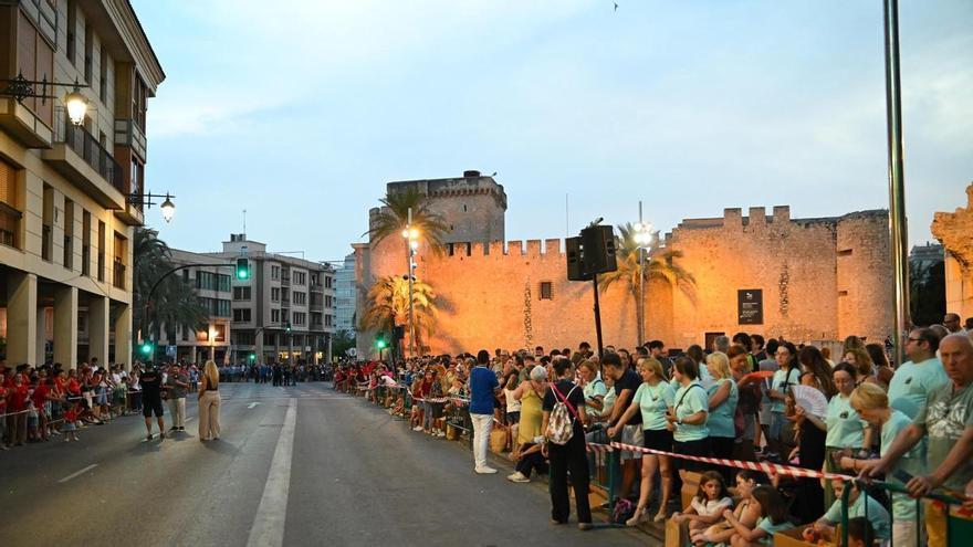 Batalla de las flores en Elche durante el eclipse