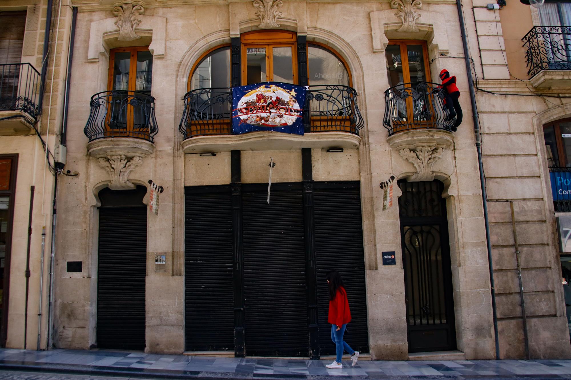 La Navidad se cuela por los balcones de Alcoy