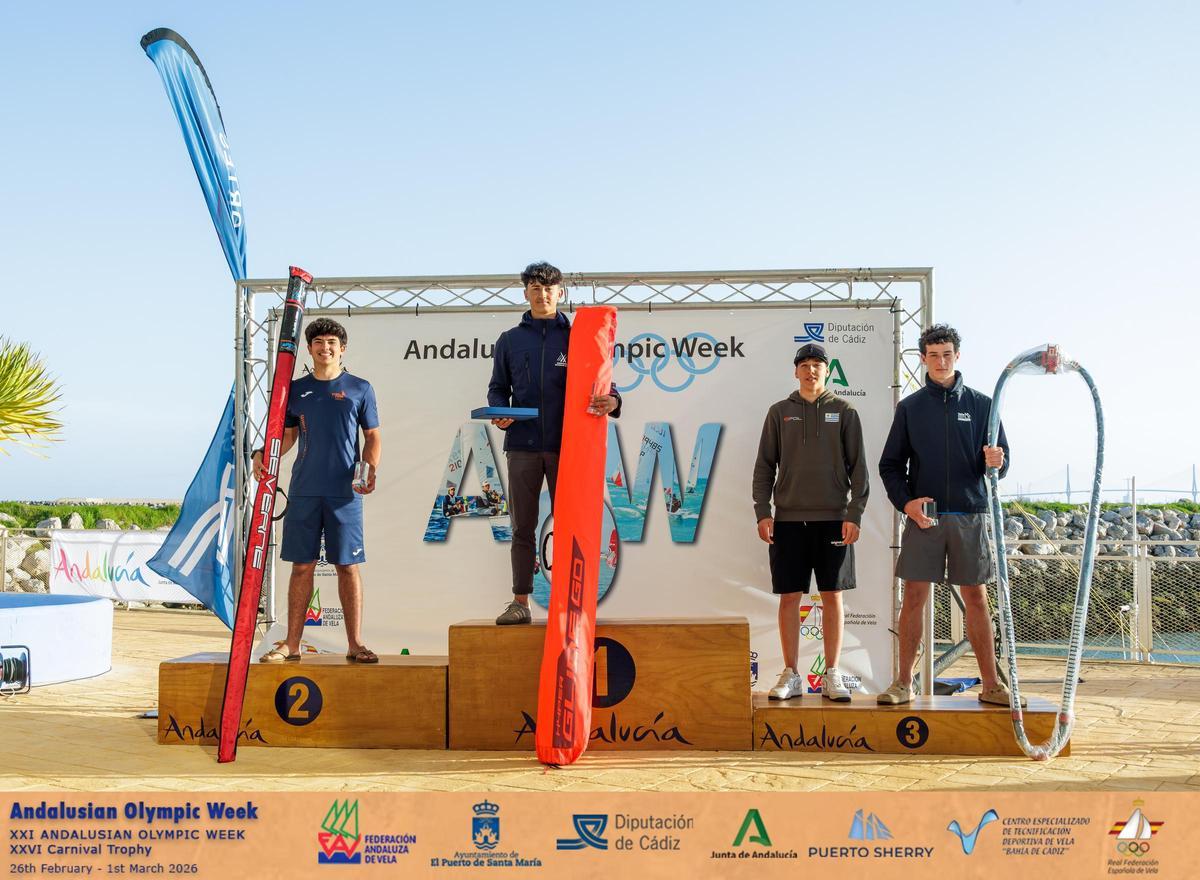 El regatista del Club Náutico de Jávea, Jorge Momparler, se proclamó subcampeón de la Copa de España de iQFoil Juvenil en la bahía de Cádiz.