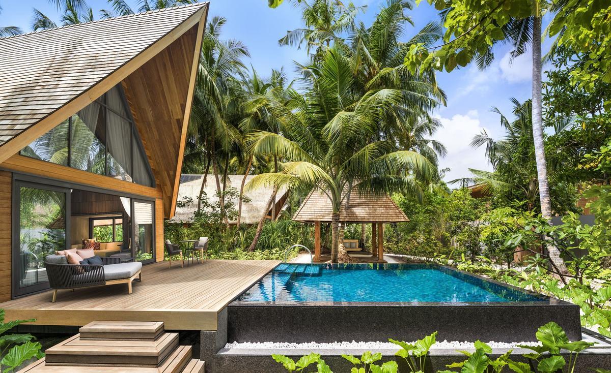 Una de las suites con piscina