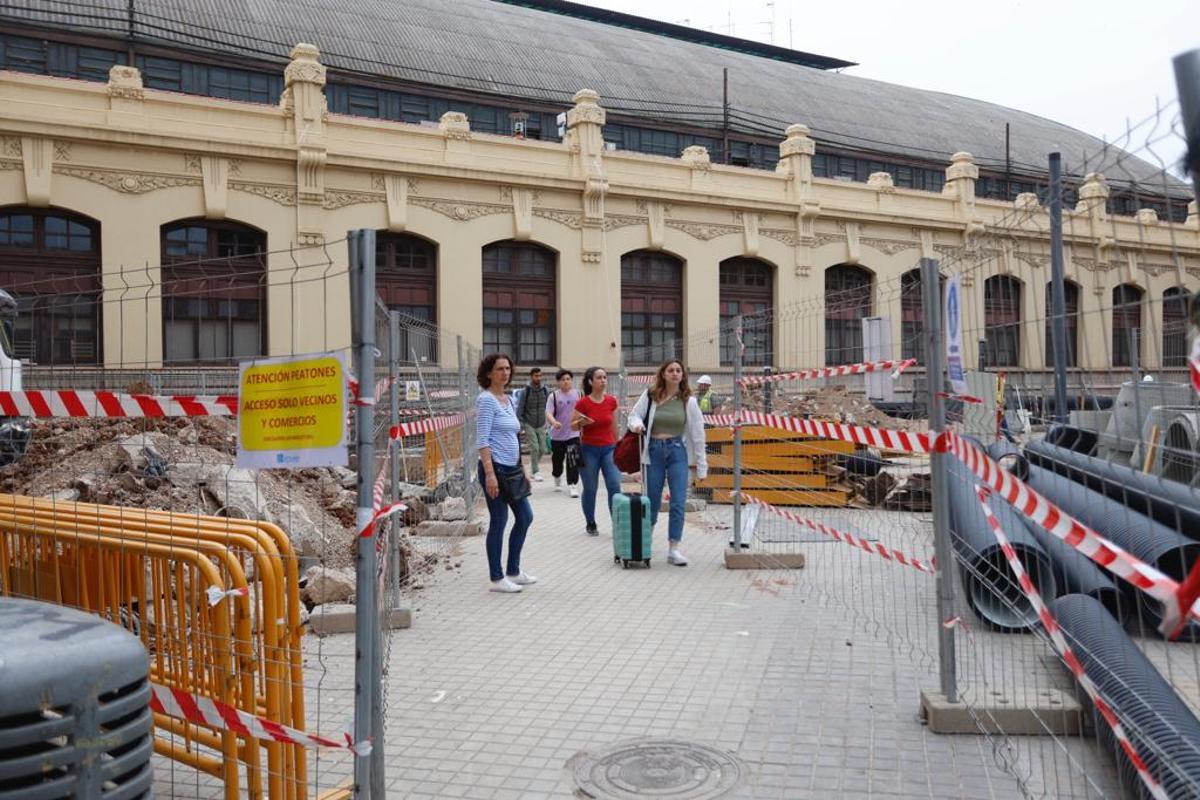 Comerciantes y vecinos, en pie de guerra por el corte de la calle Alicante