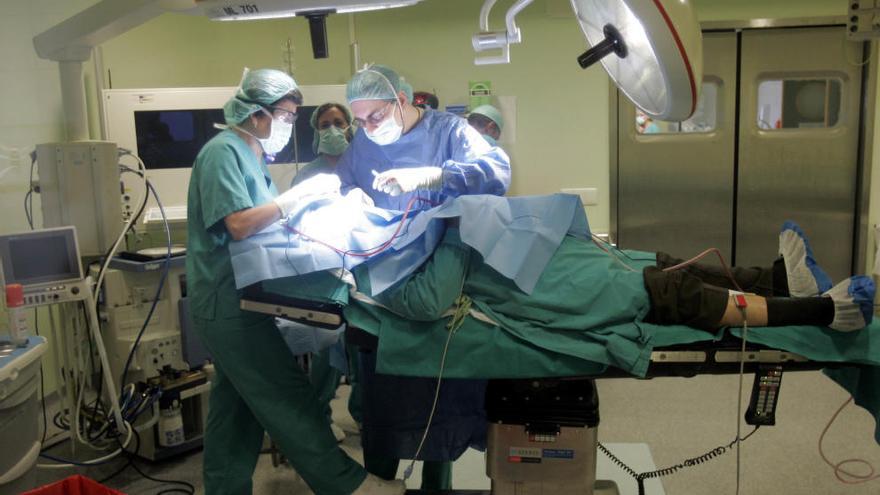 582 murcianos llevan más de un año esperando una intervención quirúrgica