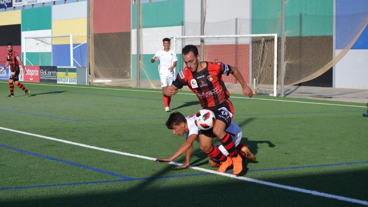 Un Puente Genil lleno de moral recibe al Utrera