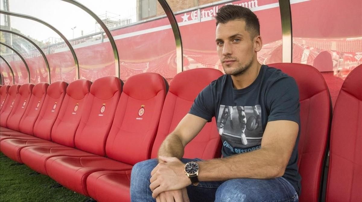 eprozas40218258 girona girones futbol girona alex granell jugador del180126181723 eprozas40218258 girona girones futbol girona alex granell jugador del180126181723