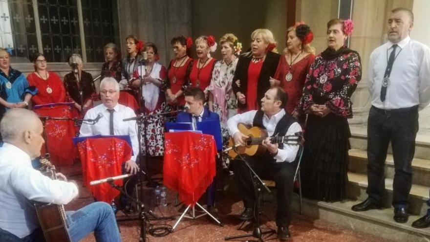 La tradicional missa flamenca i &#039;rociera&#039; omple l&#039;església de Crist Rei de Manresa