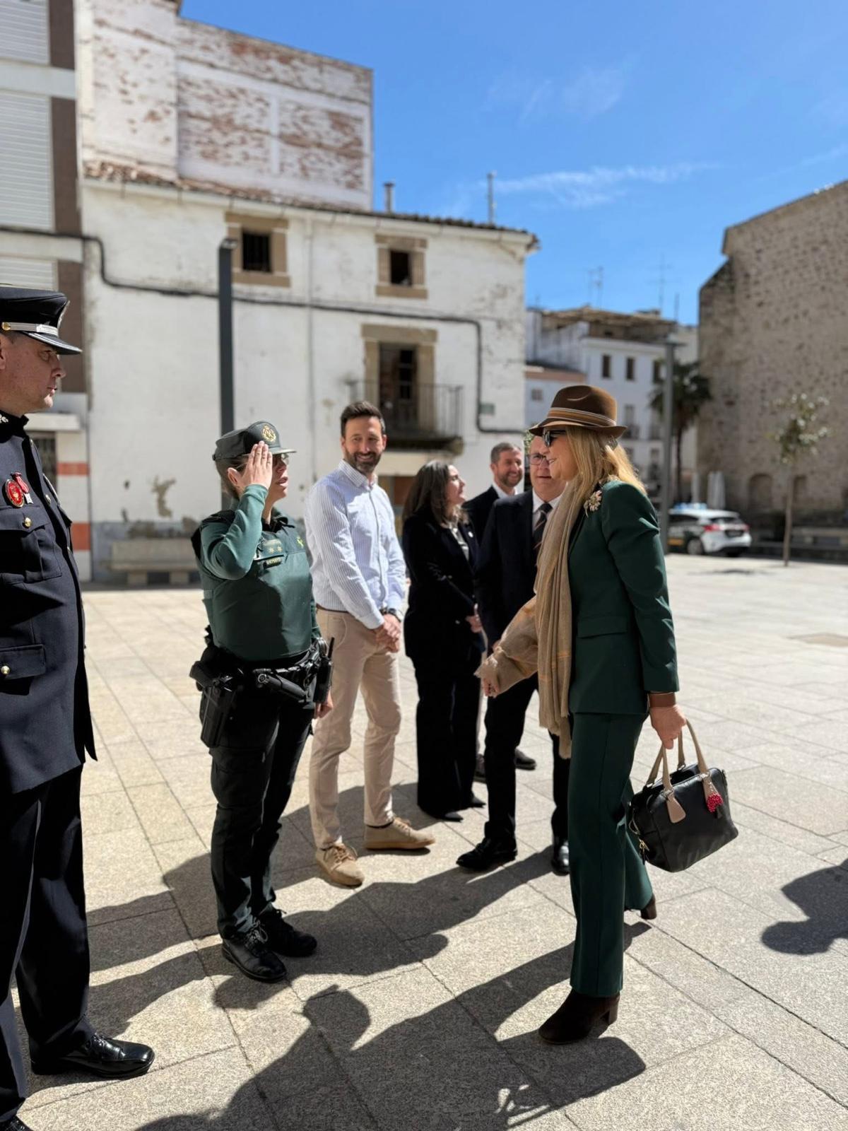 Galería | La Infanta Elena ha visita Navalmoral este Domingo de Ramos con motivo de su asistencia a la corrida de toros