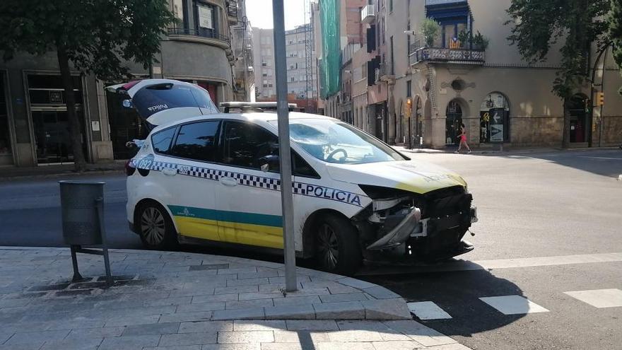 Estat del vehicle policial després de l&#039;accident