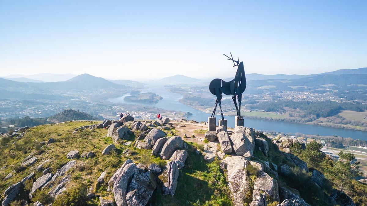 Vista de Portugal y Galicia desde uno de los miradores más bellos del Miño.