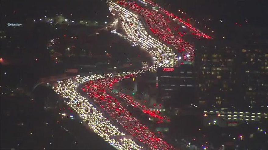 Gigantesco atasco en Los Ángeles