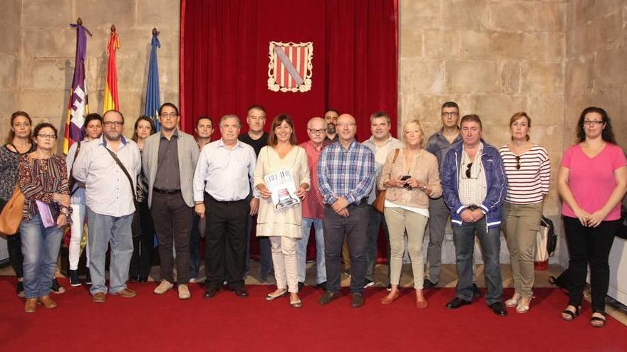 Armengol se reunió ayer en el Consolat de Mar con los representantes sindicales de Balears.