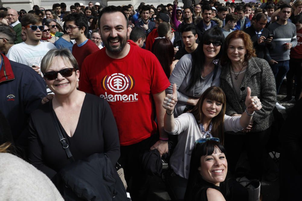 Búscate en la mascletà del 8 de marzo